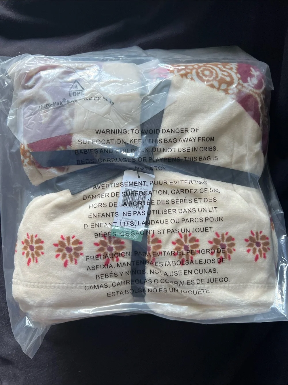 SEALED Vera Bradley Essential Throw Fleece Blanket Holiday Tree Cottage Cream